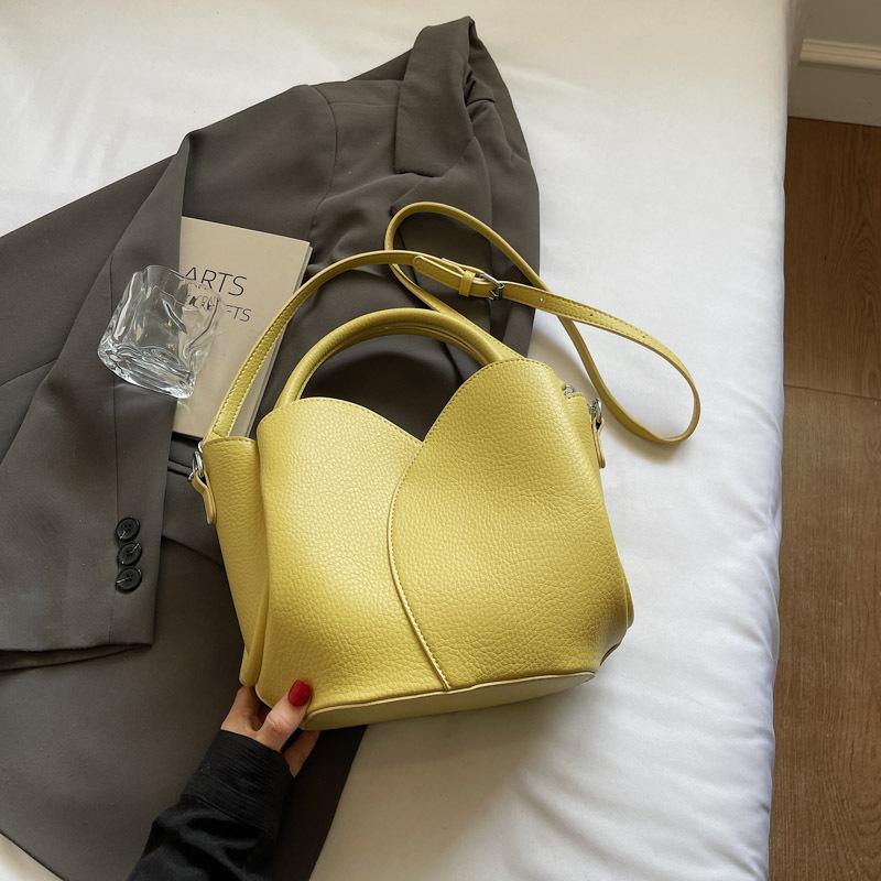 Summer Versatile Crossbody Bag for Women Shoulder Bags Fashiable Bucket Bag Designer Bags Purse and Handbags one size жовтий
Summer Versatile Crossbody Bag for Women Shoulder Bags Fashiable Bucket Bag Designer Bags Purse and Handbags one size жовтий