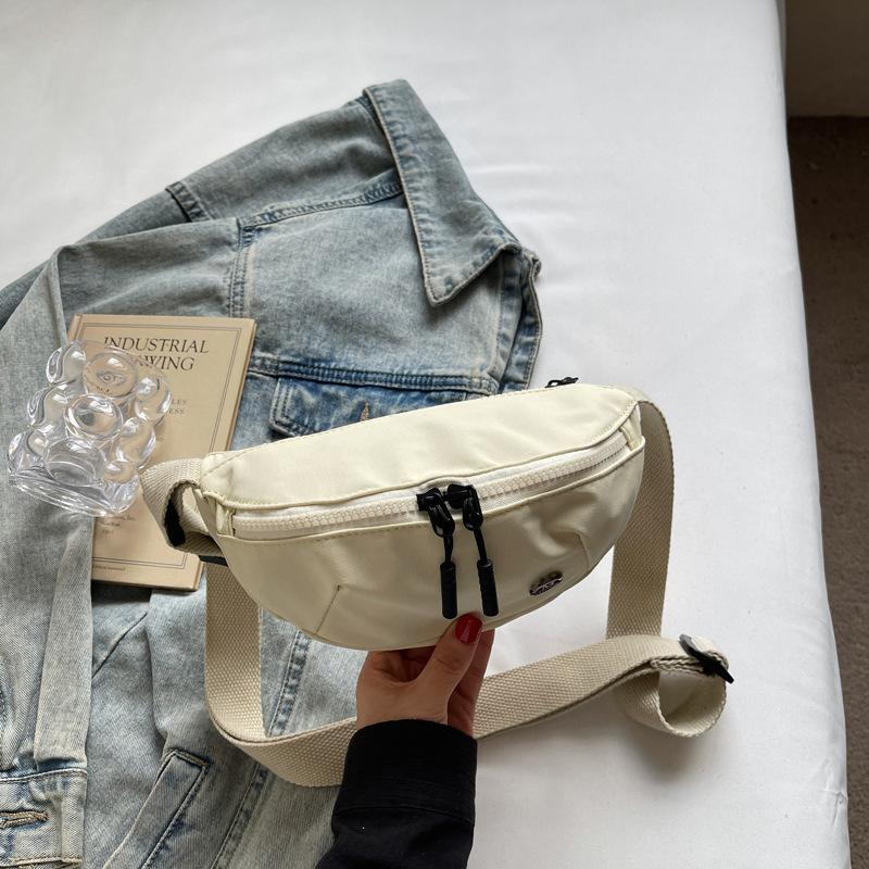 New niche breast bag lightweight and versatile classic mini messenger bag women s street trend shoulder bag saddle bag small bag білий
New niche breast bag lightweight and versatile classic mini messenger bag women s street trend shoulder bag saddle bag small bag білий