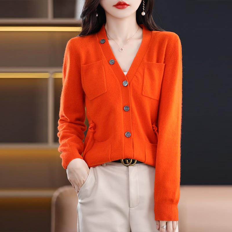Korean Style V-Neck Cashmere Cardigan - Casual Knitwear for Spring & Autumn M
Korean Style V-Neck Cashmere Cardigan - Casual Knitwear for Spring & Autumn M