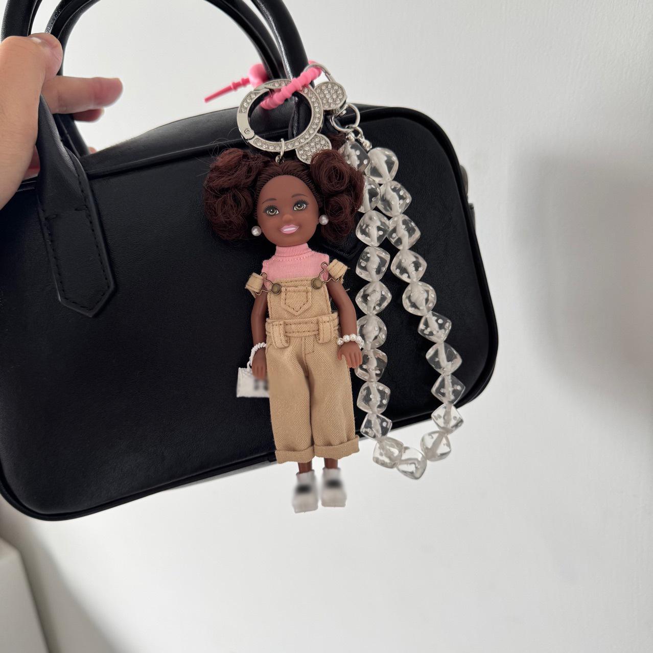 New Sweet Spice Cowboy Strap Pants Girl Princess Doll Keychain Fashion African Black Skin Doll Bag Decor Keychain Pendant Toy
New Sweet Spice Cowboy Strap Pants Girl Princess Doll Keychain Fashion African Black Skin Doll Bag Decor Keychain Pendant Toy