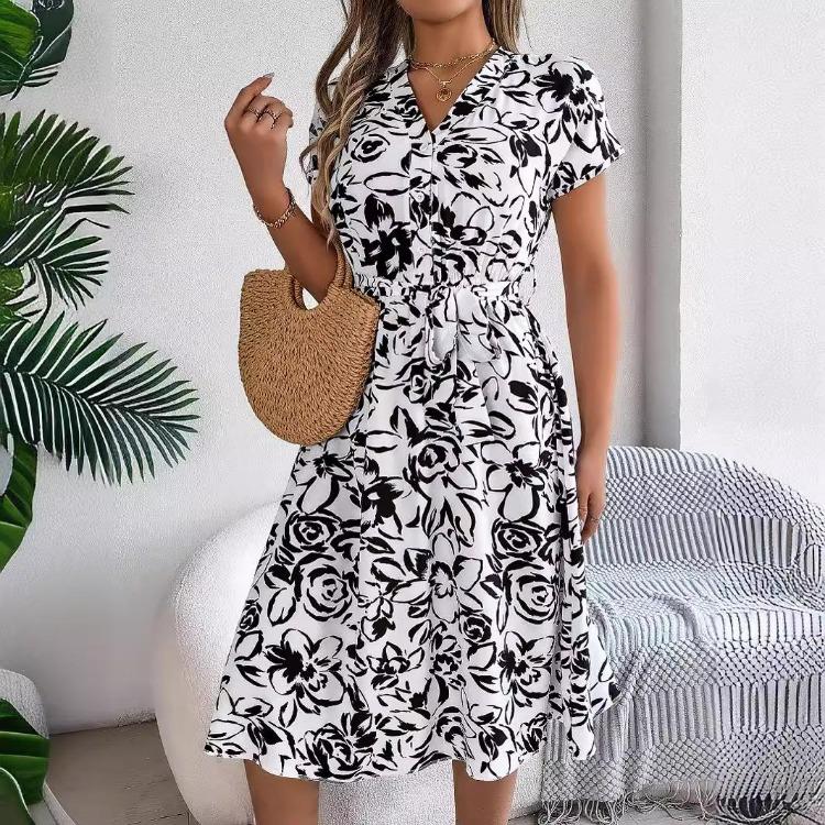 Women s Summer Fashion V-Neck Knee-Length Dress with Print Pleated Belt Design XXXL белый
Women s Summer Fashion V-Neck Knee-Length Dress with Print Pleated Belt Design XXXL белый