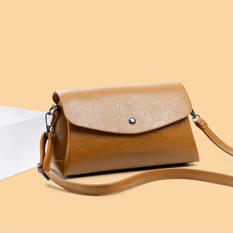 Fashion Trend Envelope Elegant Temperament Magnetic Buckle Shoulder Bag 26*10*13
Fashion Trend Envelope Elegant Temperament Magnetic Buckle Shoulder Bag 26*10*13