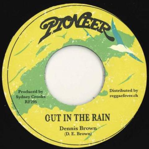 7inch Record DENNIS BROWN - Out In The Rain / Version RF295 Pioneer/Reggae 1976 Europe Reggae, Ska & Dub
7inch Record DENNIS BROWN - Out In The Rain / Version RF295 Pioneer/Reggae 1976 Europe Reggae, Ska & Dub
