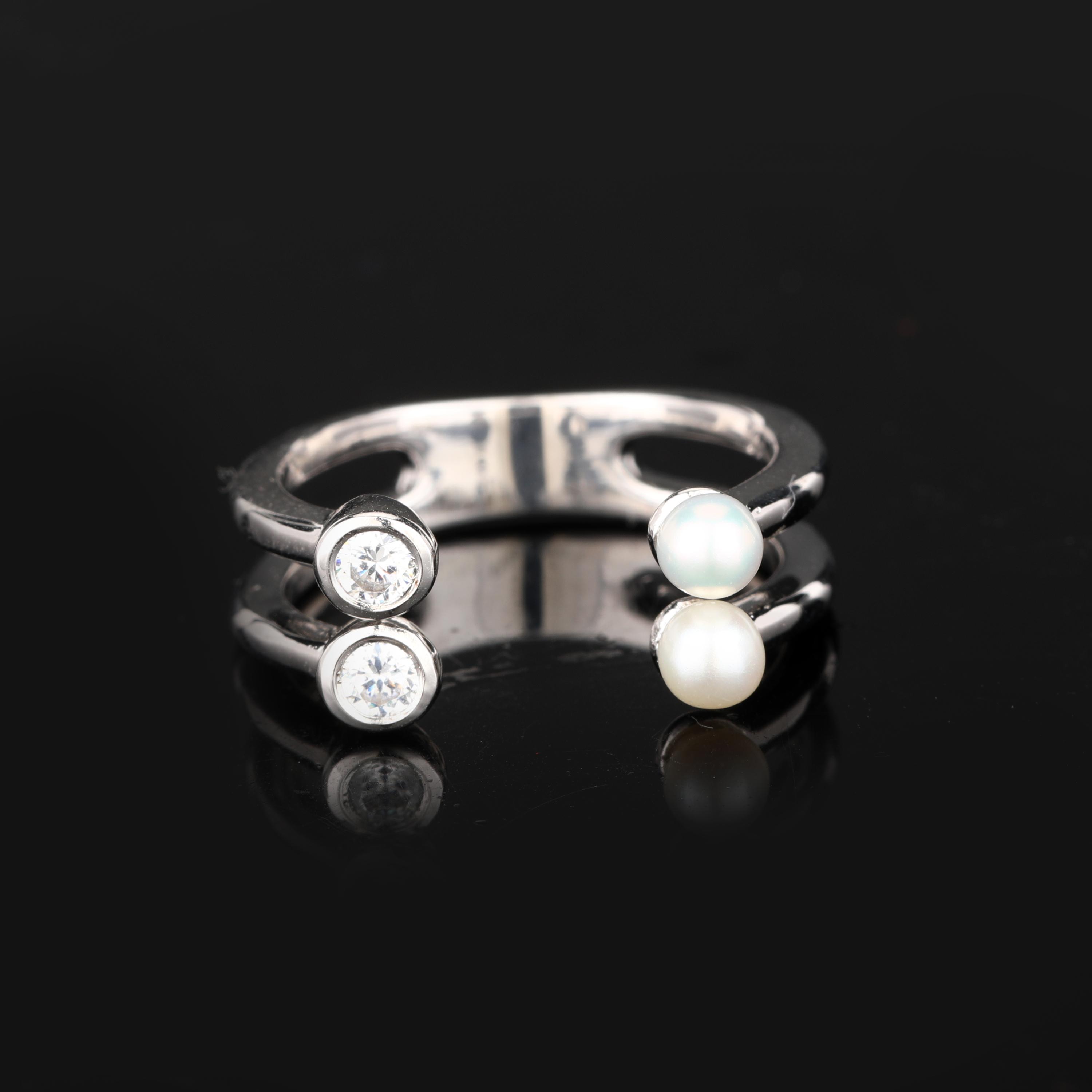 925 Sterling Silver Rhodium Ring Pearl 3.5mm with White Cubic Zirconia 2.7mm Elegant Women Jewelry 10 срібний
925 Sterling Silver Rhodium Ring Pearl 3.5mm with White Cubic Zirconia 2.7mm Elegant Women Jewelry 10 срібний