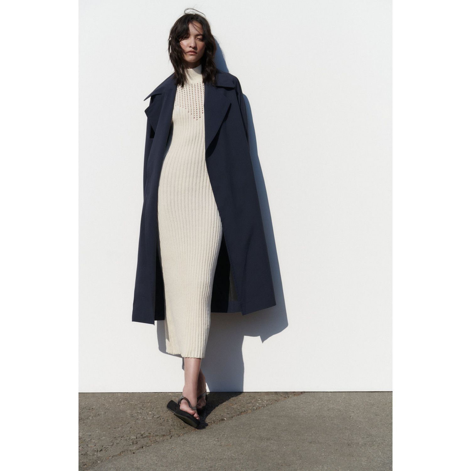 TECHNICAL TRENCH COAT WITH BELT
TECHNICAL TRENCH COAT WITH BELT