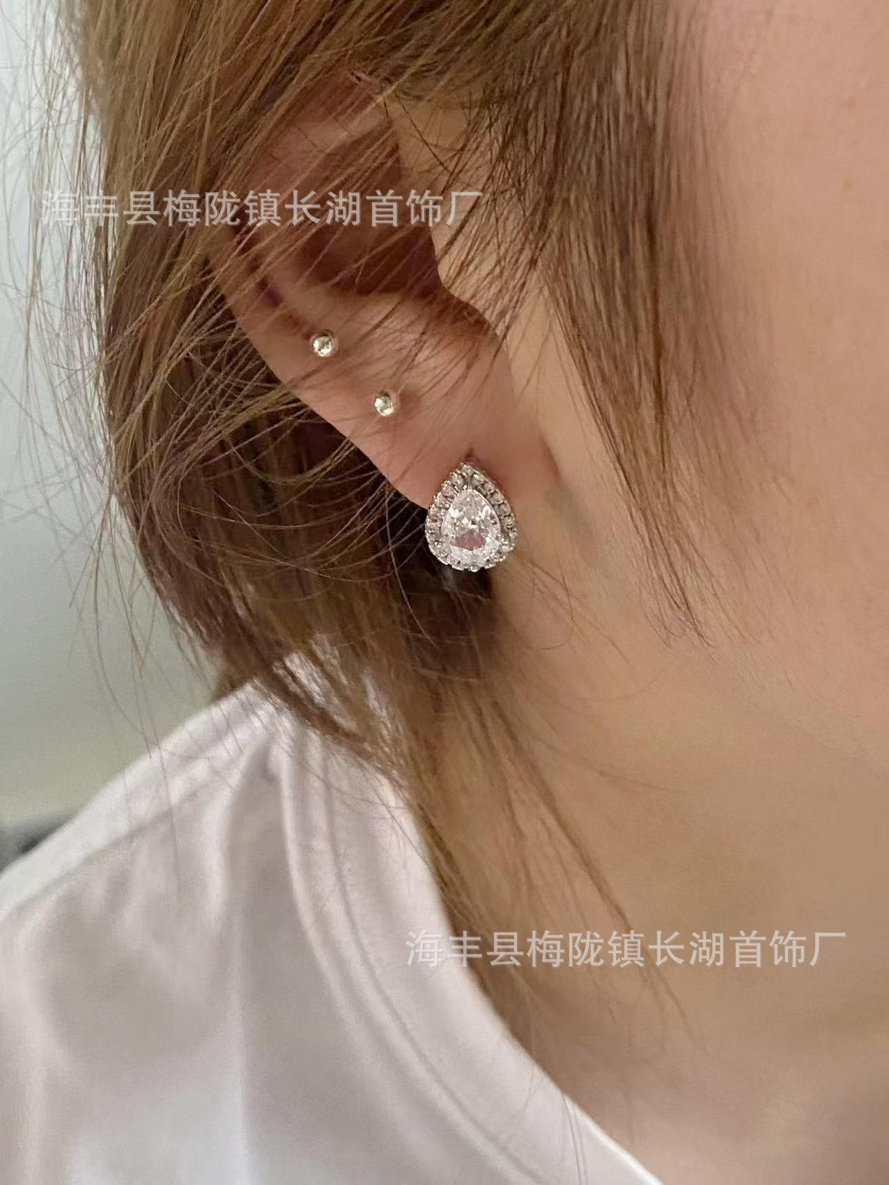 Qiao Yan s mind, Zhao Liying earrings, new popular niche design earrings, earrings
Qiao Yan s mind, Zhao Liying earrings, new popular niche design earrings, earrings