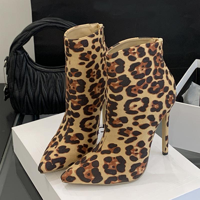 Модная Liyke Осенне-зимняя обувь Женские сексуальные ботильоны с острым носком и леопардовым принтом на тонком высоком каблуке Современные короткие ботильоны Zapatos Mujer 35 цветной печати леопарда
Модная Liyke Осенне-зимняя обувь Женские сексуальные ботильоны с острым носком и леопардовым принтом на тонком высоком каблуке Современные короткие ботильоны Zapatos Mujer 35 цветной печати леопарда