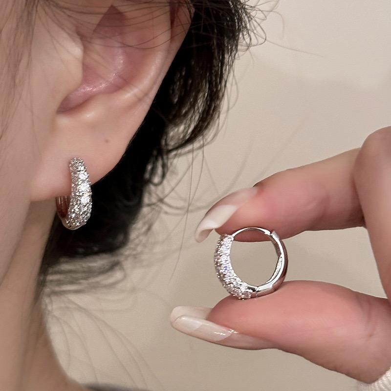 BF CLUB 925 Sterling Silver Earrings For Women Trendy Simple Zircon Round Earring Jewelry Prevent Allergy Party Accessories
BF CLUB 925 Sterling Silver Earrings For Women Trendy Simple Zircon Round Earring Jewelry Prevent Allergy Party Accessories