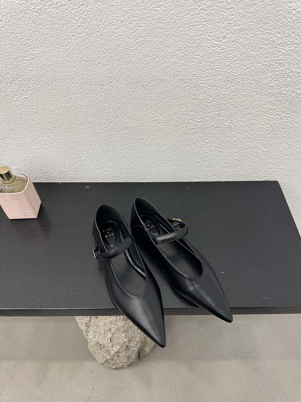 Модные женские туфли с острым носком, новинка 2024 года, осенние туфли на низком каблуке, черные, бежевые, коричневые, цвета хаки, женские туфли, размер 35-39 5.5 чёрный
Модные женские туфли с острым носком, новинка 2024 года, осенние туфли на низком каблуке, черные, бежевые, коричневые, цвета хаки, женские туфли, размер 35-39 5.5 чёрный