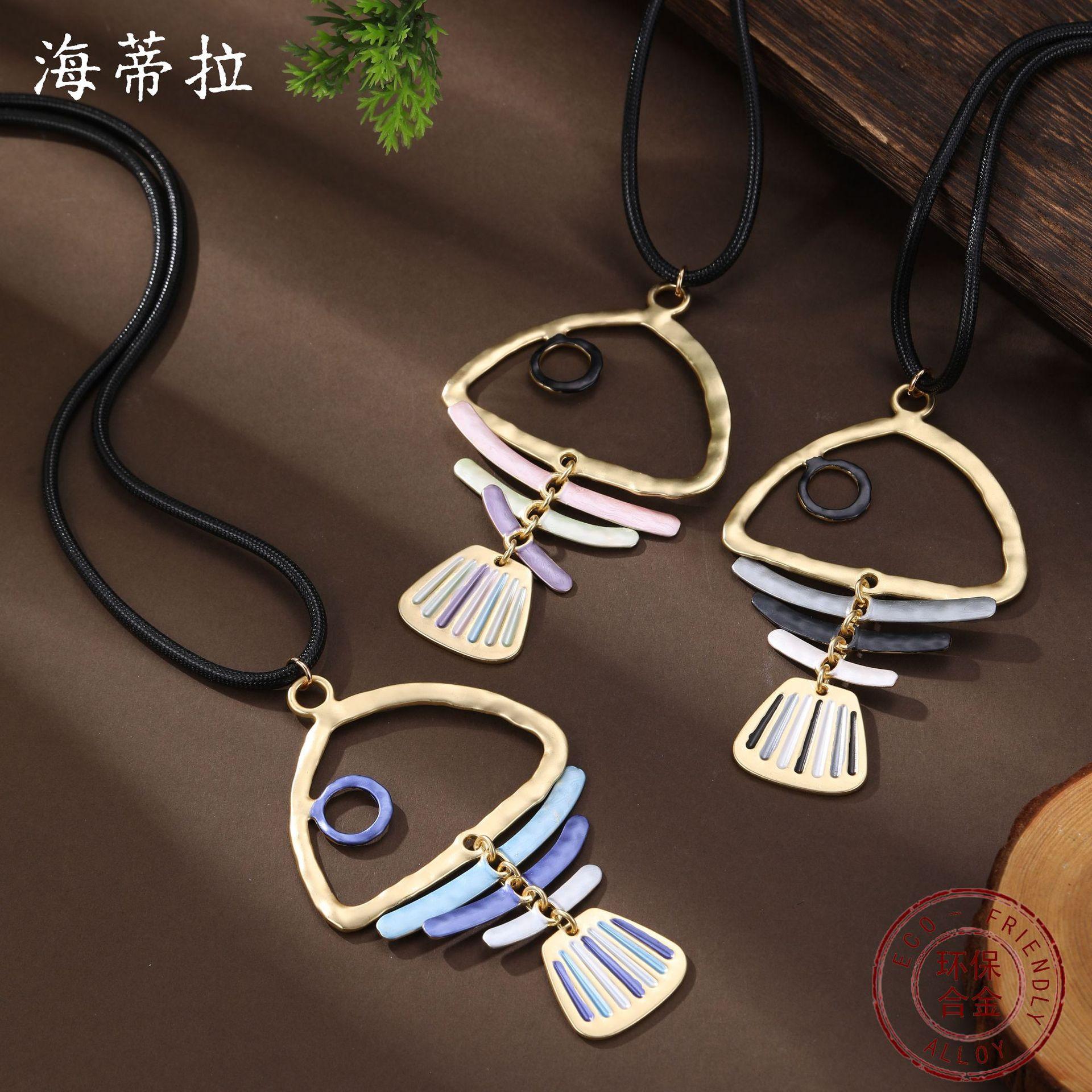 New enamel color hollow fish bone leather rope long pendant women s fashion fish bone versatile long necklace
New enamel color hollow fish bone leather rope long pendant women s fashion fish bone versatile long necklace