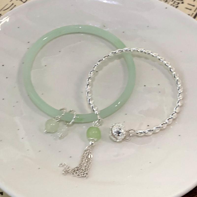 Simple Green Bangle Tassel Double Spell Silver Opening Adjustable Bracelet For Women Vintage Jewelry Gifts
Simple Green Bangle Tassel Double Spell Silver Opening Adjustable Bracelet For Women Vintage Jewelry Gifts