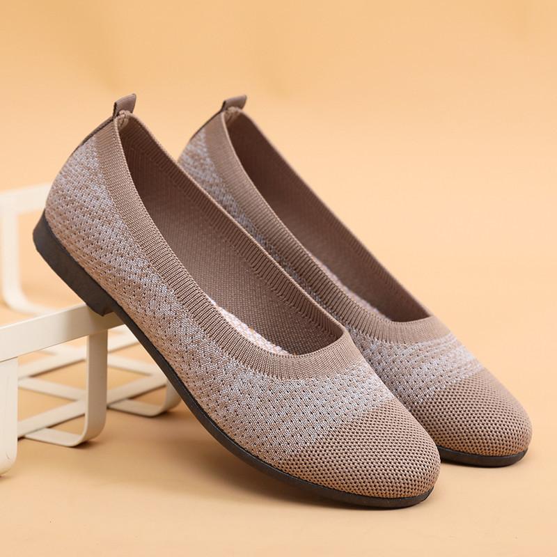 New old Beijing cloth shoes women s shallow mouth breathable mother shoes soft sole one pedal women s shoes middle-aged and elderly casual shoes 41 світло-коричневого кольору
New old Beijing cloth shoes women s shallow mouth breathable mother shoes soft sole one pedal women s shoes middle-aged and elderly casual shoes 41 світло-коричневого кольору