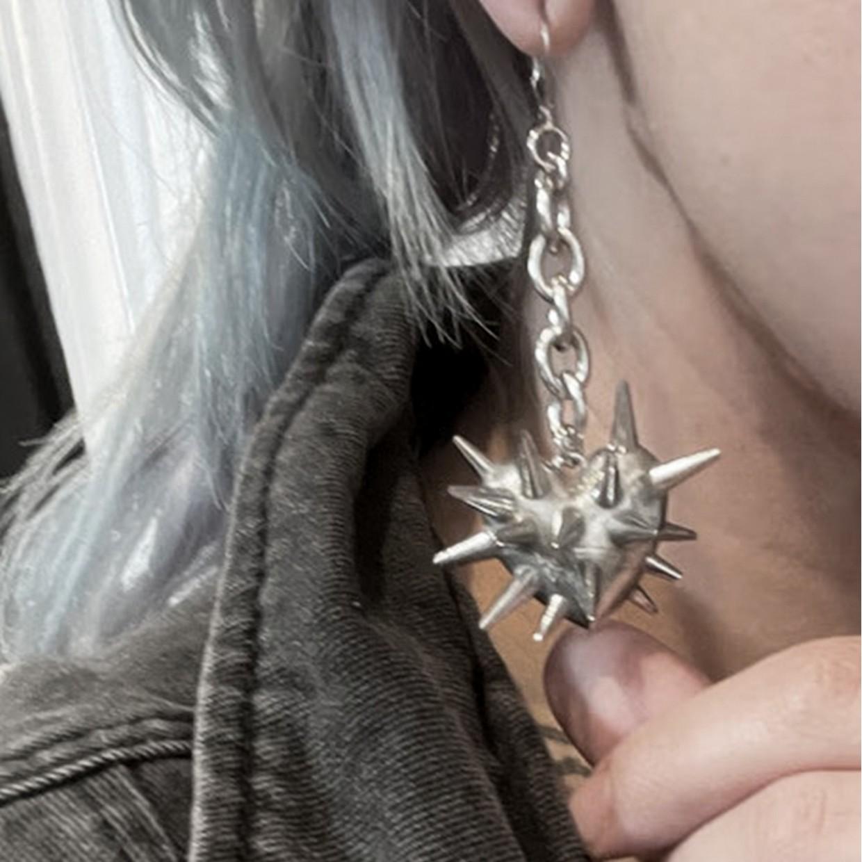 2 шт. Винтажная цепочка с шипами в форме сердца Geomrtry Gothic Fashion Alloy Silver Color Серьги-подвески для женщин Подарок на вечеринку серебряный
2 шт. Винтажная цепочка с шипами в форме сердца Geomrtry Gothic Fashion Alloy Silver Color Серьги-подвески для женщин Подарок на вечеринку серебряный