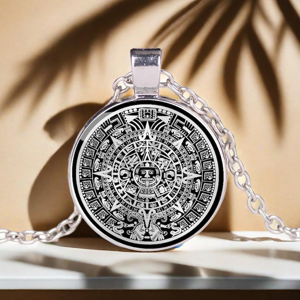 Ацтекський Календар Майя Намисто Прикраса Кулон Чоловіки Жінки
Ацтекський Календар Майя Намисто Прикраса Кулон Чоловіки Жінки