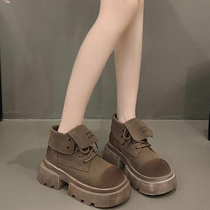 Летние женские одинарные ботинки осень и зима новые на толстой подошве увеличивающие рост небольшие локомотивные ботинки короткие ботинки в британском стиле 40
Летние женские одинарные ботинки осень и зима новые на толстой подошве увеличивающие рост небольшие локомотивные ботинки короткие ботинки в британском стиле 40