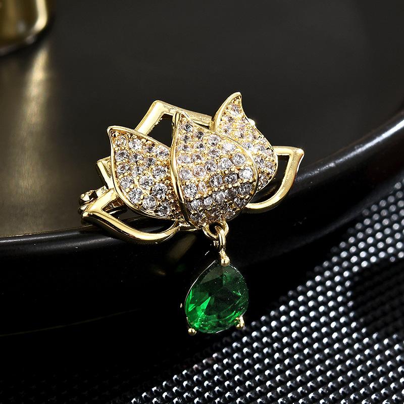 New Women s Light Luxury Design Water Drop Flower Small Breast Needle Clothing Coat Accessories Fashion Jewelry
New Women s Light Luxury Design Water Drop Flower Small Breast Needle Clothing Coat Accessories Fashion Jewelry