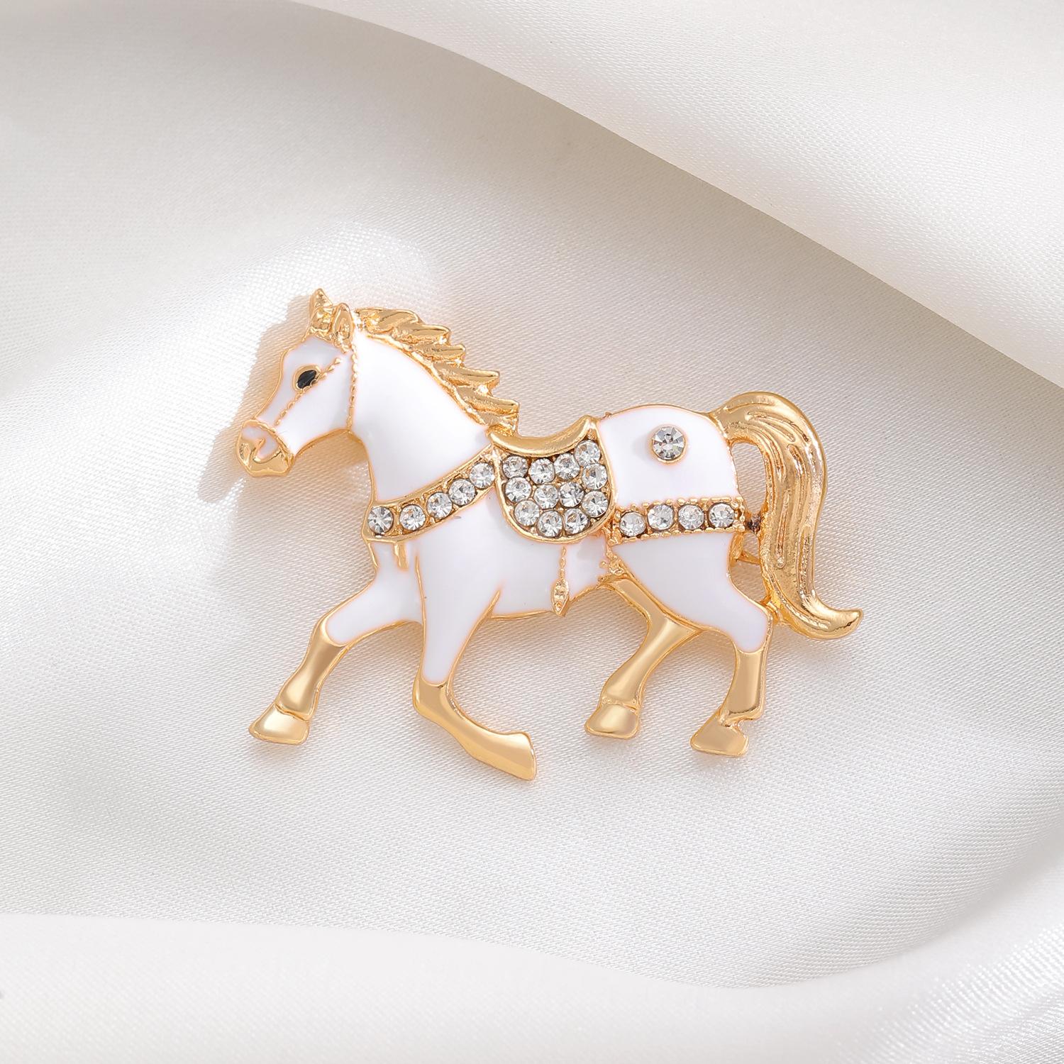 Beautiful Big Wings Flying Horse Brooches for Women Men Enamel Elf Animal Party Office Brooch Pins Gifts
Beautiful Big Wings Flying Horse Brooches for Women Men Enamel Elf Animal Party Office Brooch Pins Gifts