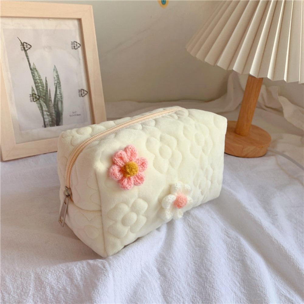 Большая емкость кремовые цветы косметичка плюшевая женская сумка для хранения косметики 
Большая емкость кремовые цветы косметичка плюшевая женская сумка для хранения косметики