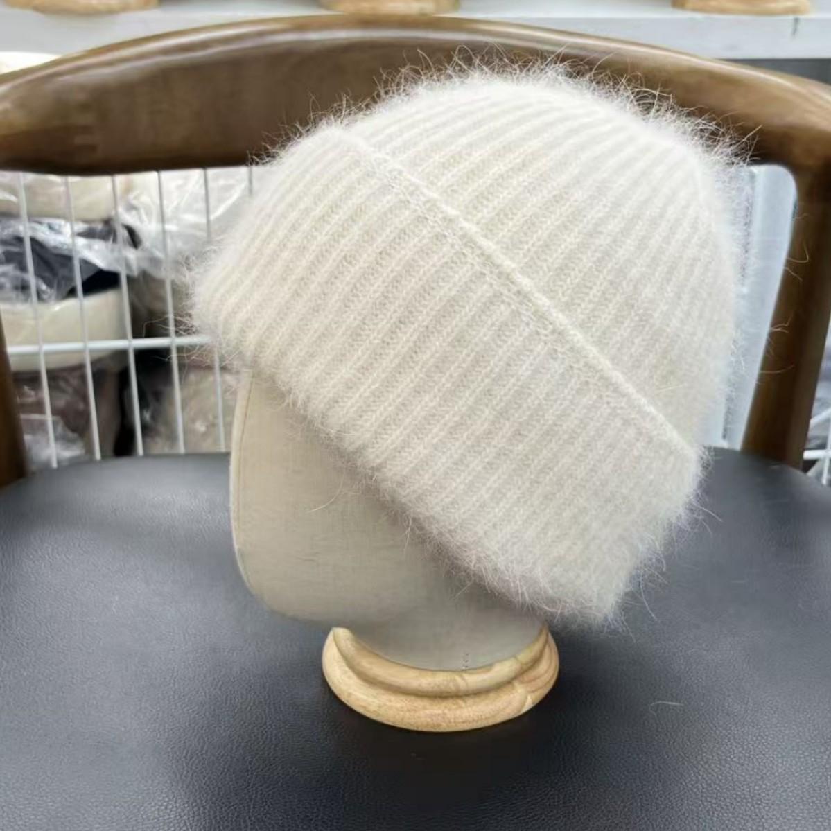 High-quality rabbit fur blended warm knitted hat women s winter cold versatile pullover hat, ear protection and face small knitted hat One size fits all and is elastic бежевий
High-quality rabbit fur blended warm knitted hat women s winter cold versatile pullover hat, ear protection and face small knitted hat One size fits all and is elastic бежевий