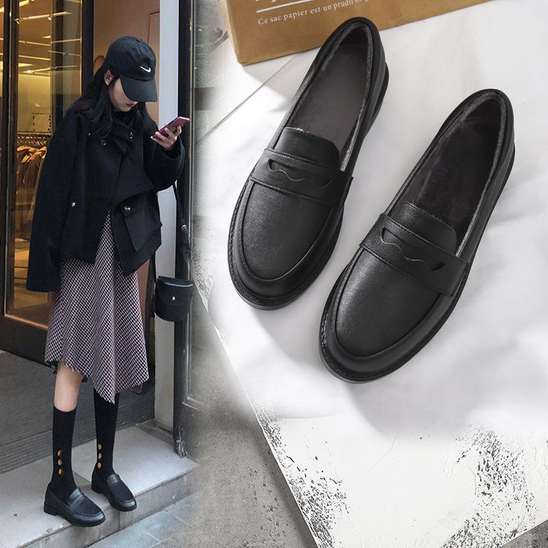 Fleece small leather shoes for women to wear outside in winter to keep warm and pedal college 40
Fleece small leather shoes for women to wear outside in winter to keep warm and pedal college 40
