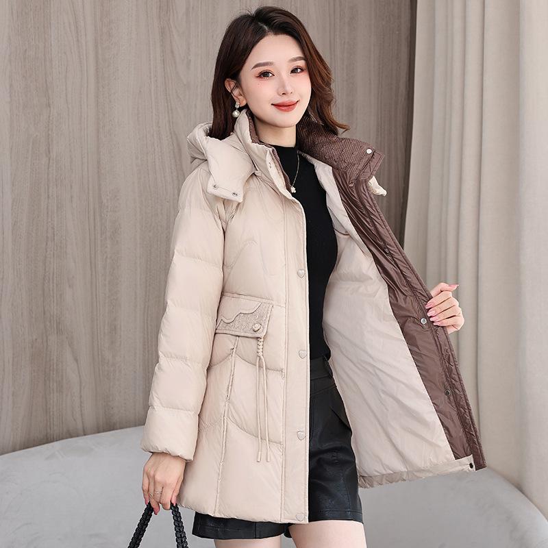 Женская пуховая куртка средней длины с капюшоном и кружевными карманами - Зимняя модель 2025 года, приталенная, пальто из пуха белой утки M for 80-105 jin абрикосовый
Женская пуховая куртка средней длины с капюшоном и кружевными карманами - Зимняя модель 2025 года, приталенная, пальто из пуха белой утки M for 80-105 jin абрикосовый