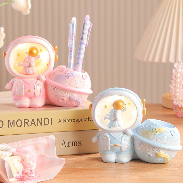 Держатель для ручки астронавта, маленькое ночное украшение, детский подарок
Держатель для ручки астронавта, маленькое ночное украшение, детский подарок