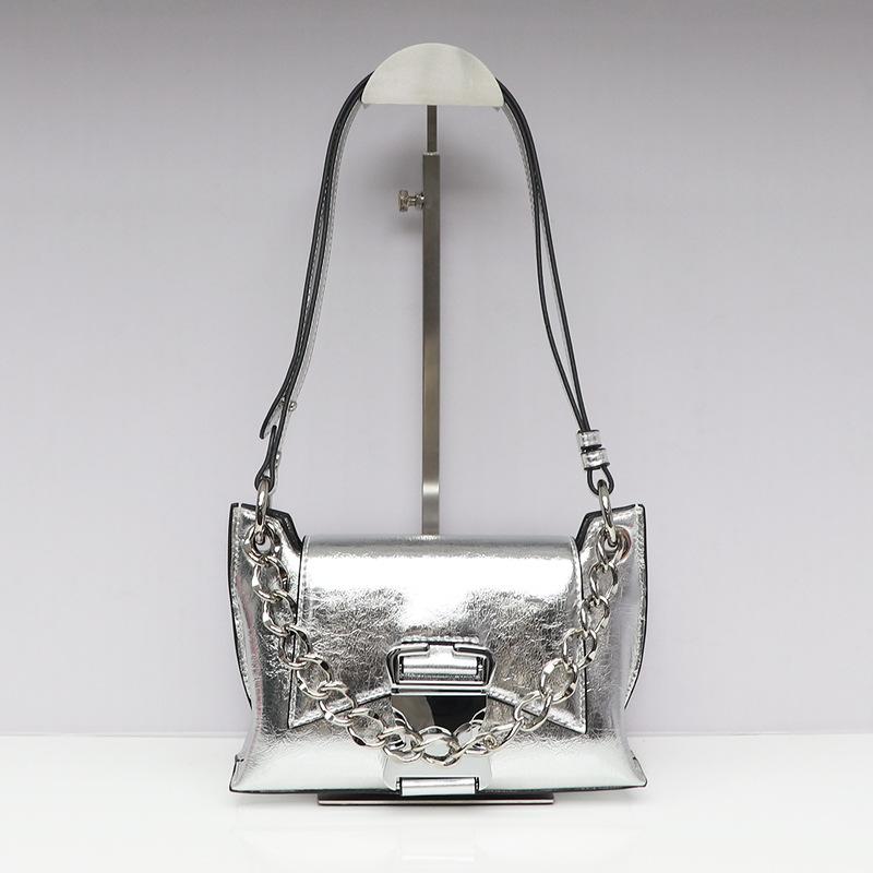 24 New Cross-border Niche Design Chain Bag High-end Heavy Metal Buckle Stick Genuine Leather Single Shoulder Armpit 21cm
24 New Cross-border Niche Design Chain Bag High-end Heavy Metal Buckle Stick Genuine Leather Single Shoulder Armpit 21cm