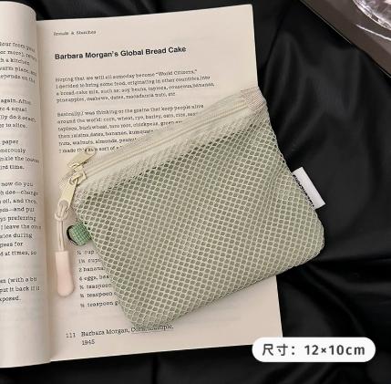 Solid color mesh bag, double-layer zipper, mini miscellaneous storage bag, children s portable wallet, lipstick and cosmetics sm зелений
Solid color mesh bag, double-layer zipper, mini miscellaneous storage bag, children s portable wallet, lipstick and cosmetics sm зелений