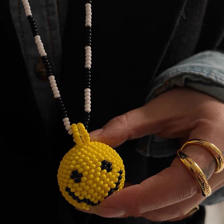 Handwoven yellow smiley face wooden bead necklace niche simple fashion collarbone chain temperament versatile personality jewelry women
Handwoven yellow smiley face wooden bead necklace niche simple fashion collarbone chain temperament versatile personality jewelry women