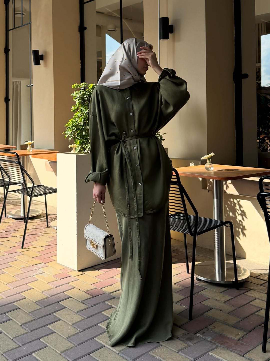 Black Long Sleeve Shirt with Drawstring and Split Hem Long Skirt Set XXXL зелений
Black Long Sleeve Shirt with Drawstring and Split Hem Long Skirt Set XXXL зелений