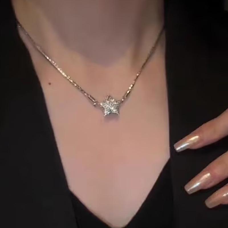 2023 Сверкающее бриллиантовое ожерелье-цепочка со змеей-звездой: Французская Легкая Роскошь и Модный Женский Модный Аксессуар серебряный
2023 Сверкающее бриллиантовое ожерелье-цепочка со змеей-звездой: Французская Легкая Роскошь и Модный Женский Модный Аксессуар серебряный