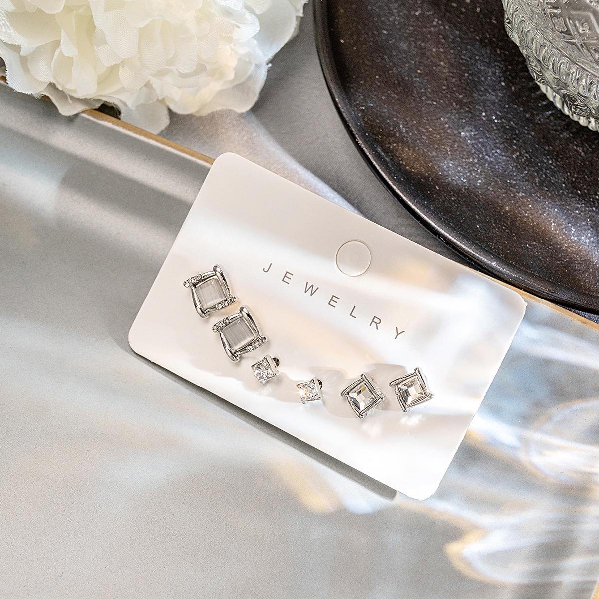 Silver Needle Korean Square Diamond Stud Earring Set - Elegant, Versatile Three-Piece Collection
Silver Needle Korean Square Diamond Stud Earring Set - Elegant, Versatile Three-Piece Collection
