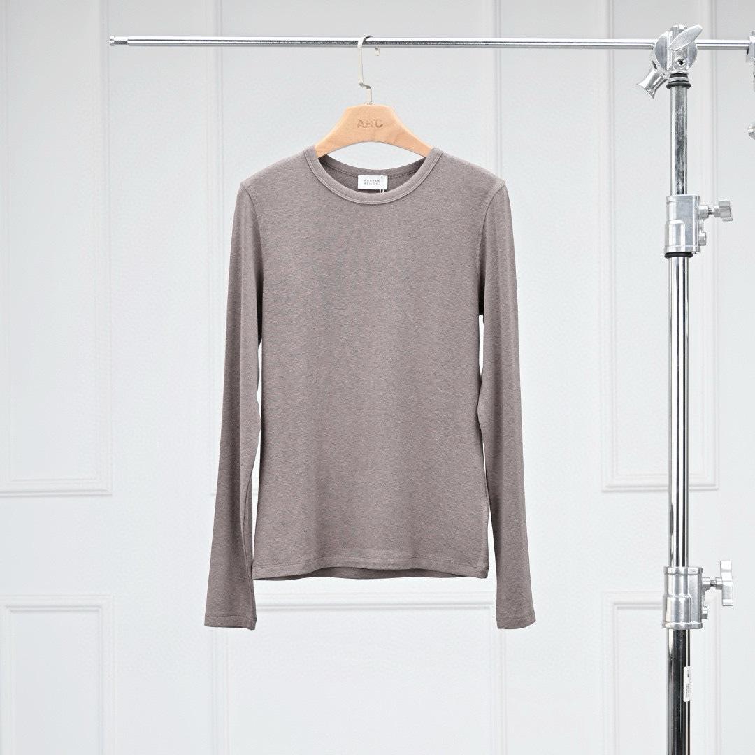 Women s Wool Cashmere Modal Blend Round Neck Long Sleeve T-shirt - Elegant and Comfortable Design Medium
Women s Wool Cashmere Modal Blend Round Neck Long Sleeve T-shirt - Elegant and Comfortable Design Medium