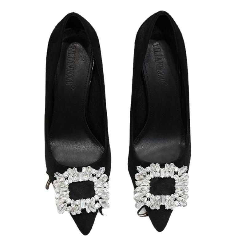 Туфли женские весенние и осенние женские туфли-лодочки однотонные с острым носком и блестками из флока с мелким горлом и высоким каблуком 41 чёрный
Туфли женские весенние и осенние женские туфли-лодочки однотонные с острым носком и блестками из флока с мелким горлом и высоким каблуком 41 чёрный