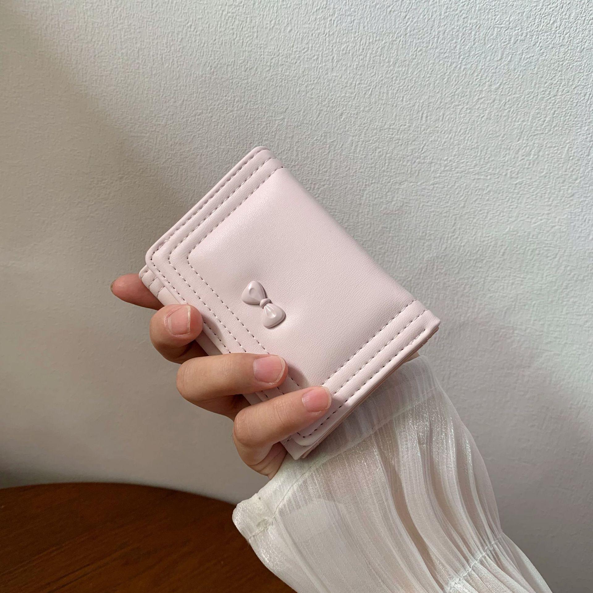 Cute Bow Trifold Women s Wallet Portable Wallet Ultra-thin Coin Purse Ladies Clutch Card Holder Compact PU Leather Money Bag розовый
Cute Bow Trifold Women s Wallet Portable Wallet Ultra-thin Coin Purse Ladies Clutch Card Holder Compact PU Leather Money Bag розовый