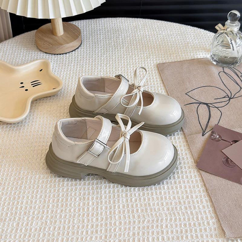 Girls leather shoes, new spring and autumn children s shoes, little girl s princess shoes, soft-soled loafers, baby casual shoes, trendy 26 бежевый
Girls leather shoes, new spring and autumn children s shoes, little girl s princess shoes, soft-soled loafers, baby casual shoes, trendy 26 бежевый