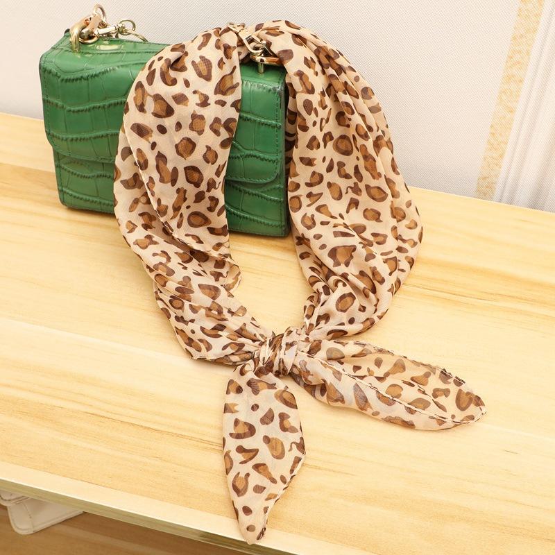 Classic Leopard Print Temperament Women S Small Square Scarf Spring And Summer Thin Chiffon Yarn Scarf Travel Neck Protection Sunscreen Silk Scarf 65*65cm
Classic Leopard Print Temperament Women S Small Square Scarf Spring And Summer Thin Chiffon Yarn Scarf Travel Neck Protection Sunscreen Silk Scarf 65*65cm