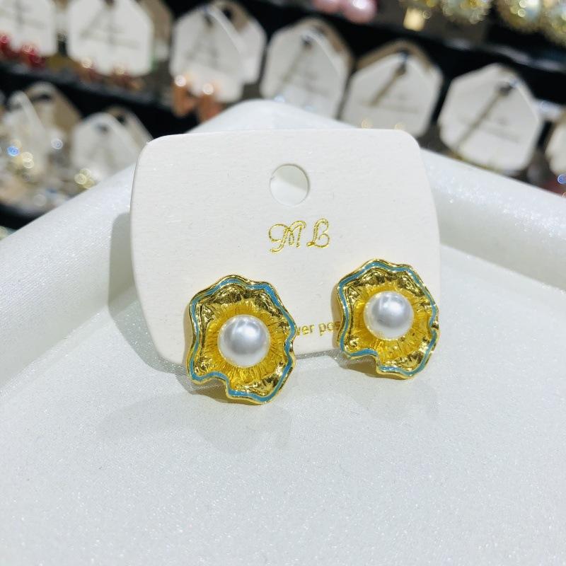 Shell Pearl Piercing Woman Luxury Earrings High Quality Vintage Chrome Jewelry Accesories Prevent Allergies
Shell Pearl Piercing Woman Luxury Earrings High Quality Vintage Chrome Jewelry Accesories Prevent Allergies