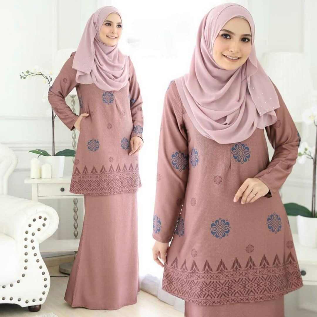 2025 new printed pattern Kurung Pahang traditional ladies suit elegant sweet comfortable retro Muslim new products 4XL червоний
2025 new printed pattern Kurung Pahang traditional ladies suit elegant sweet comfortable retro Muslim new products 4XL червоний