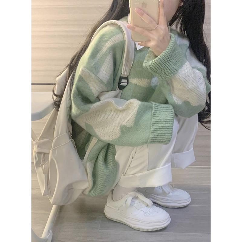 «Женский ретро-свитер в японском стиле с контрастными узорами»: Свободная, повседневная и милая зимняя одежда. Large зелёный
«Женский ретро-свитер в японском стиле с контрастными узорами»: Свободная, повседневная и милая зимняя одежда. Large зелёный