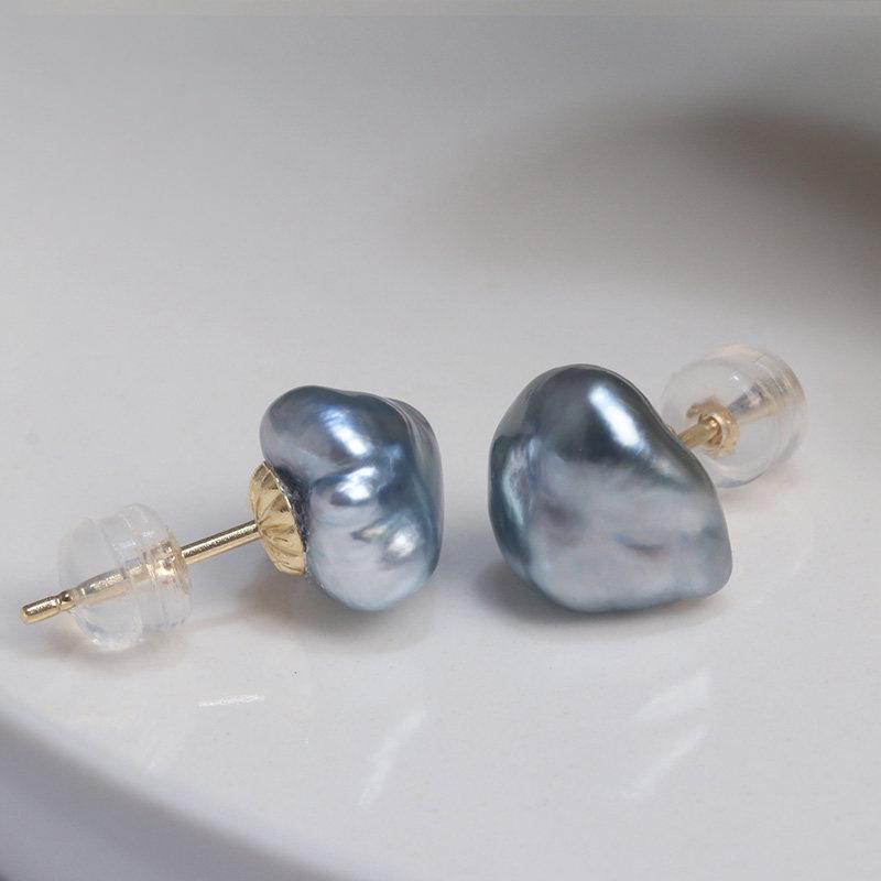 Zhuji Tahiti Keshi Black Pearl Irregular Earrings 8-9mm
Zhuji Tahiti Keshi Black Pearl Irregular Earrings 8-9mm