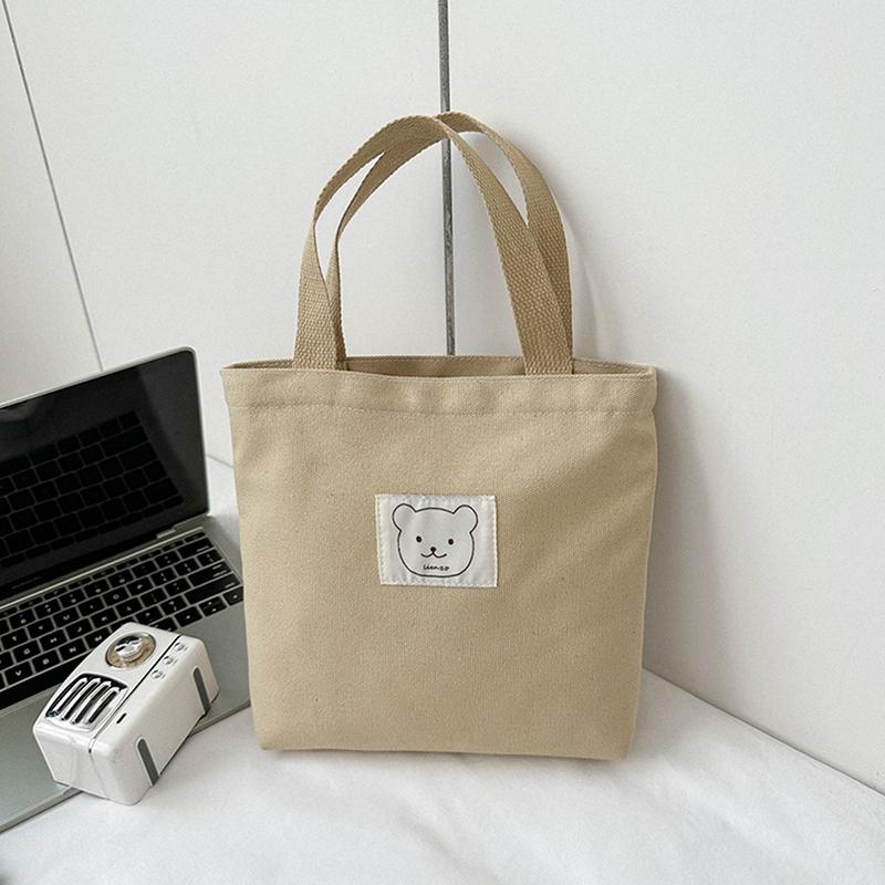Женская модная сумка-тоут из холста с маленьким медведем, ручная сумка для ланча, корейская холщовая сумка, сумки из хлопчатобумажной ткани, пикник, путешествия, сумка-ведро для бенто хаки
Женская модная сумка-тоут из холста с маленьким медведем, ручная сумка для ланча, корейская холщовая сумка, сумки из хлопчатобумажной ткани, пикник, путешествия, сумка-ведро для бенто хаки