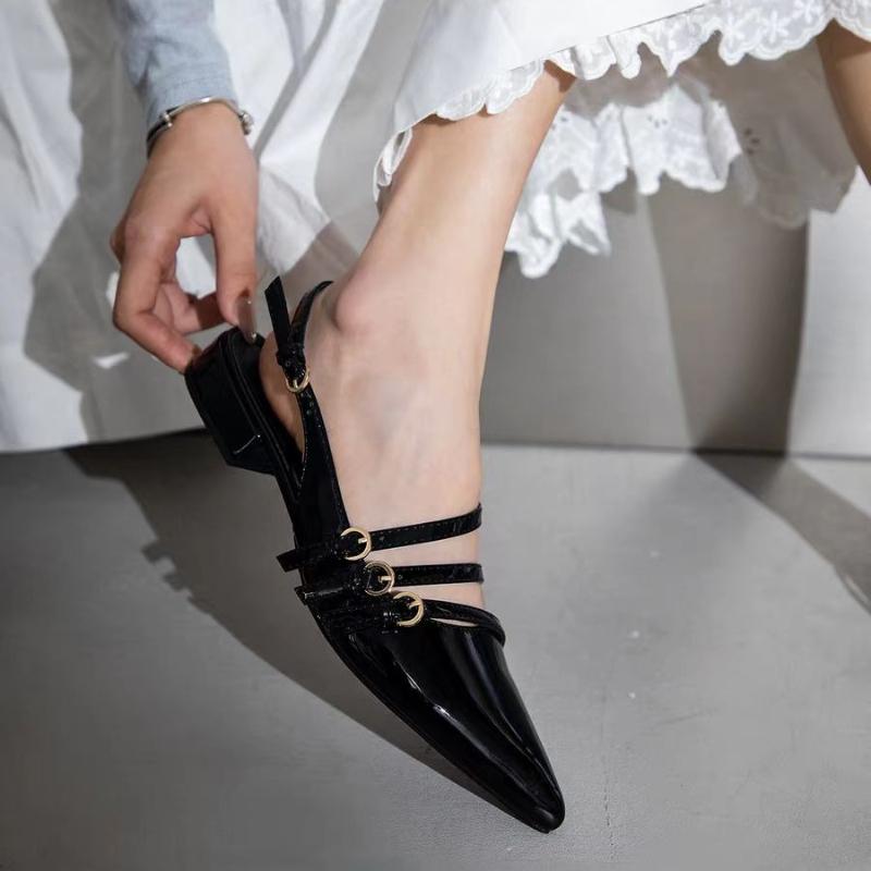 Fashion 2025 New Temperament Pointed Toe Baotou Sandals Women s New Summer Wear Shallow Mouth Metal Buckle Back Empty Low Heel Shoes 34 чёрный
Fashion 2025 New Temperament Pointed Toe Baotou Sandals Women s New Summer Wear Shallow Mouth Metal Buckle Back Empty Low Heel Shoes 34 чёрный