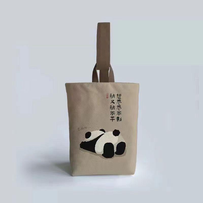 Холщовая сумка-тоут с китайской каллиграфией панды - Милое маленькое тканевое ведерко для хранения и прогулок Upgraded Durable Fabric
Холщовая сумка-тоут с китайской каллиграфией панды - Милое маленькое тканевое ведерко для хранения и прогулок Upgraded Durable Fabric