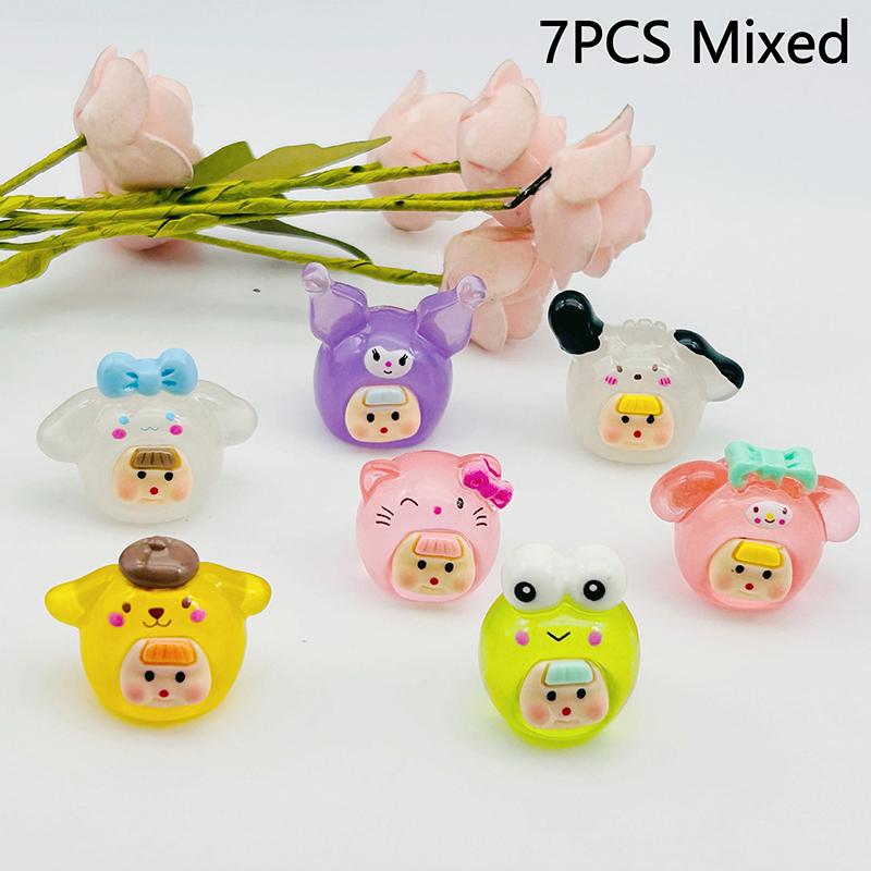 Светящийся орнамент Sanrio Kawaii Kuromi Pochacco Hello Kitty Mini Glow Подвеска Micro Garden Craft Landscape Украшение для рабочего стола
Светящийся орнамент Sanrio Kawaii Kuromi Pochacco Hello Kitty Mini Glow Подвеска Micro Garden Craft Landscape Украшение для рабочего стола