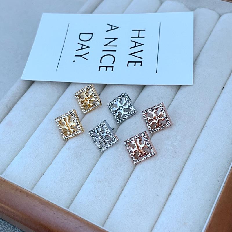 European & American Minimalist Square Metal Stud Earrings with Inlaid Diamonds розового золота
European & American Minimalist Square Metal Stud Earrings with Inlaid Diamonds розового золота