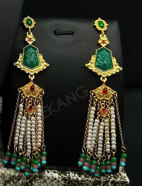 New Chinese-Style Fringed Pearl Ethnic-Themed Totem Necklace And Earrings
New Chinese-Style Fringed Pearl Ethnic-Themed Totem Necklace And Earrings