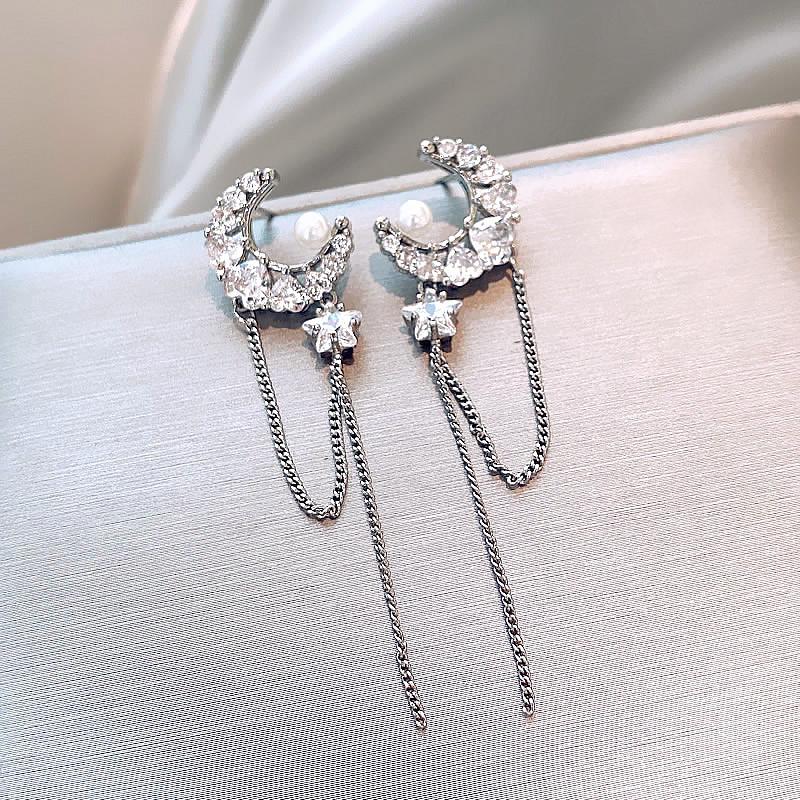 French Moon Zircon Tassel s Silver Needle Earrings New Popular Niche Design Sense Light Luxury Foreign Gas Quality
French Moon Zircon Tassel s Silver Needle Earrings New Popular Niche Design Sense Light Luxury Foreign Gas Quality