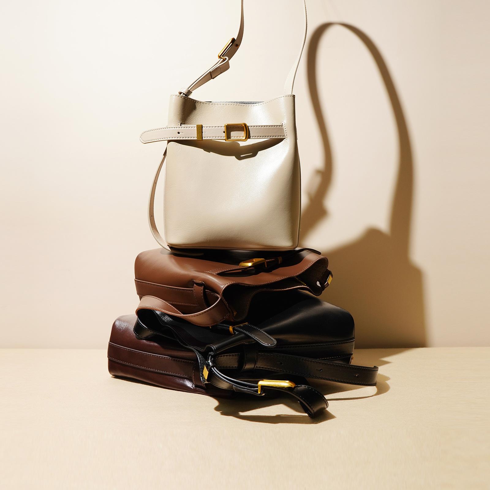 New Cowhide Messenger Mobile Phone Bag Simple Commuting Versatile Shoulder Small Square Bag Casual Versatile хакі
New Cowhide Messenger Mobile Phone Bag Simple Commuting Versatile Shoulder Small Square Bag Casual Versatile хакі