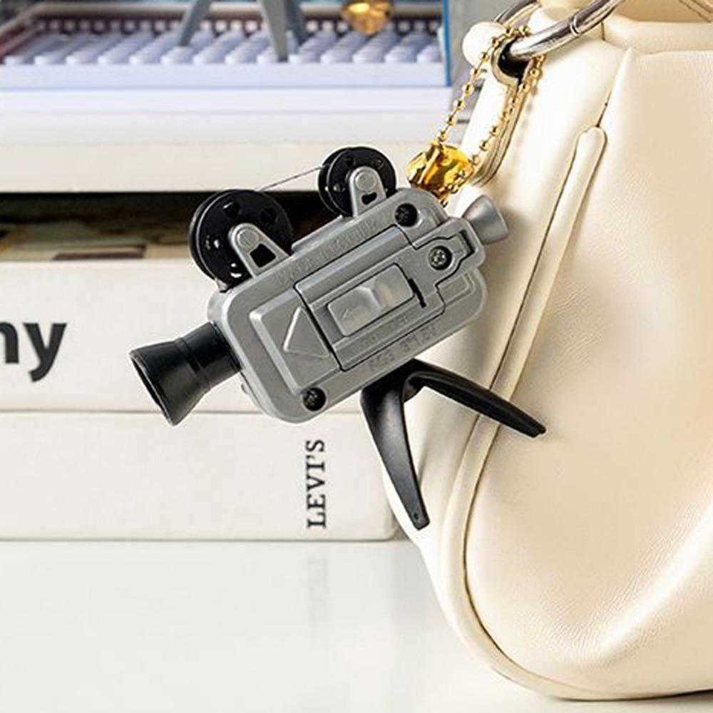 Simulation Hand Cranked Projector Keychain Retro Mini Projector Keyring Children s Toys чорний
Simulation Hand Cranked Projector Keychain Retro Mini Projector Keyring Children s Toys чорний